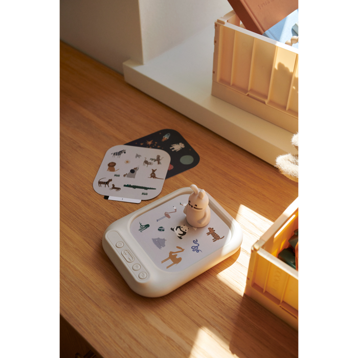Liewood - Activity Sound Board - Archie - Sandy - Lifestyle Cut 1