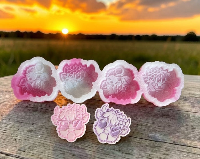 Bubblegum Highland Cow Mold