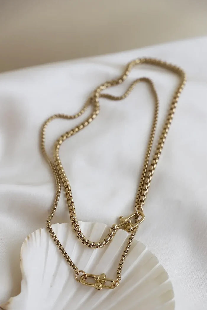 DISCONTINUED CN1544 Gold Necklace-Box Chain Nova Round