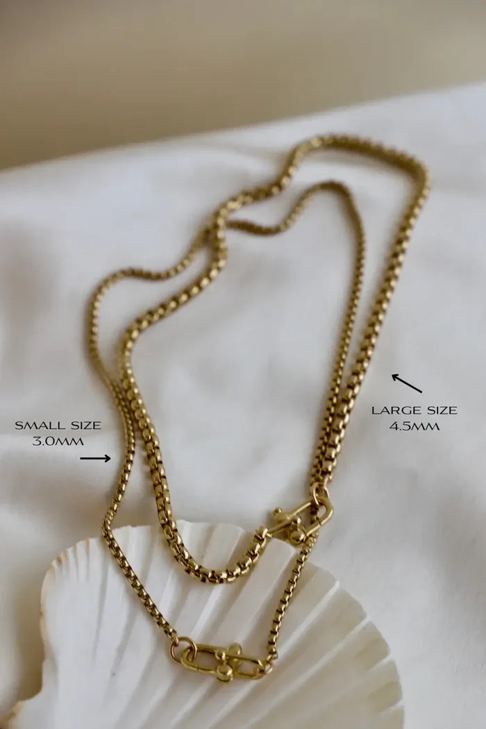DISCONTINUED CN1544 Gold Necklace-Box Chain Nova Round
