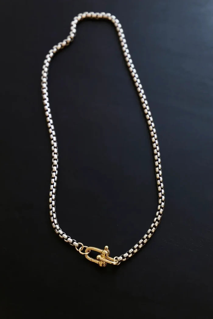 DISCONTINUED CN1544 Silver Necklace-Box Chain Nova Round