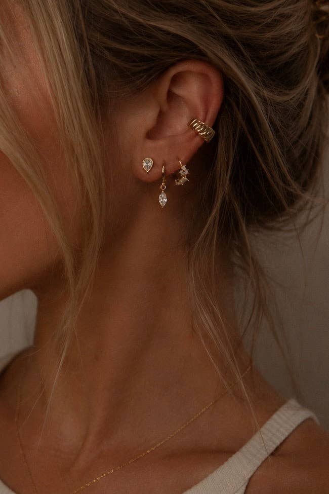 E1834G Earrings-Goldie Pear Studs