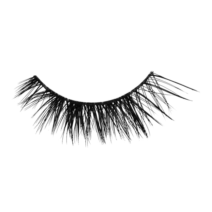 Heavenly Lite flared lash with center-focused density and wispy corners, creating a texturized 3D effect.