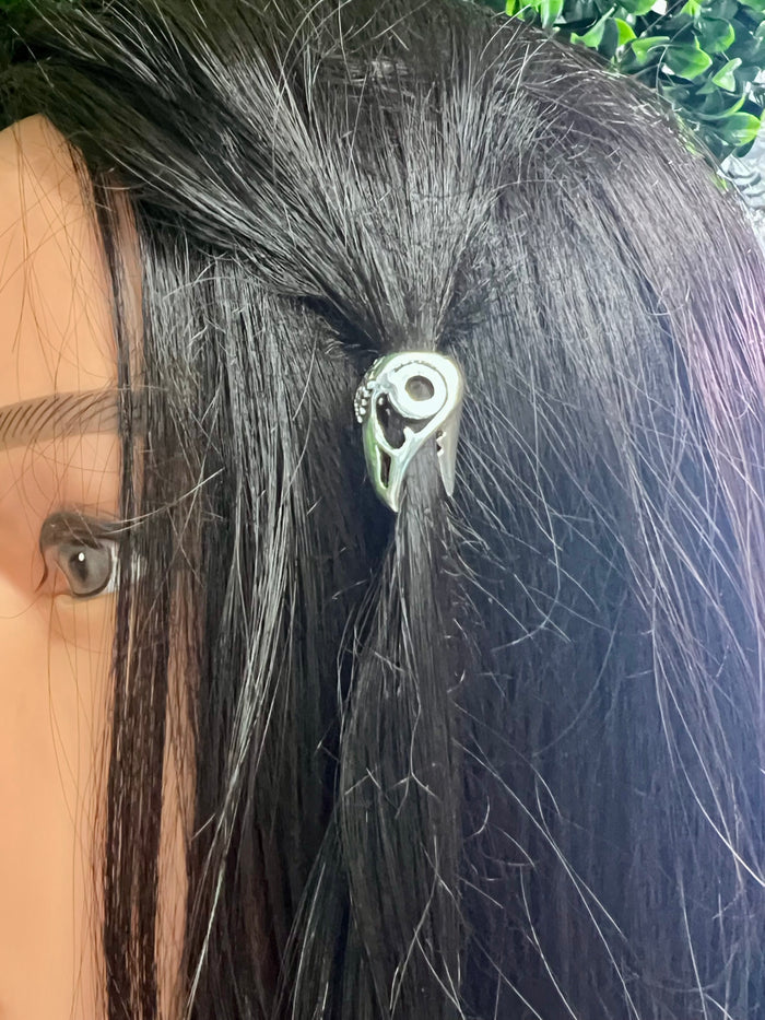 Close-up of Raven's Skull Hair Bead - Silver Finish Gothic & Viking detail
