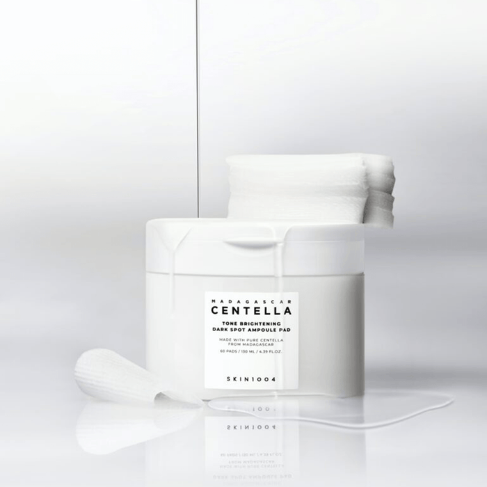 Skin1004 Madagascar Centella Tone Brightening Dark Spot Ampoule Pad (60 Pads) وسادة أمبولة سكين 1004 من مستخلص السنتيلا من مدغشقر لتفتيح لون البشرة وإزالة البقع الداكنة - Princess Cosmetics Qatar