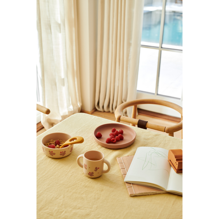 Liewood - Tableware Set - Vivi - Butterfly - Apple Blossom - Lifestyle Cut 2