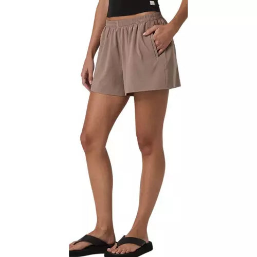 Vuori Women's Villa Everyday Shorts