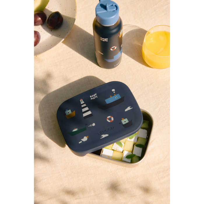 Liewood - Water Bottle - Falk - Sailing - Classic Navy - Lifestyle Cut 2